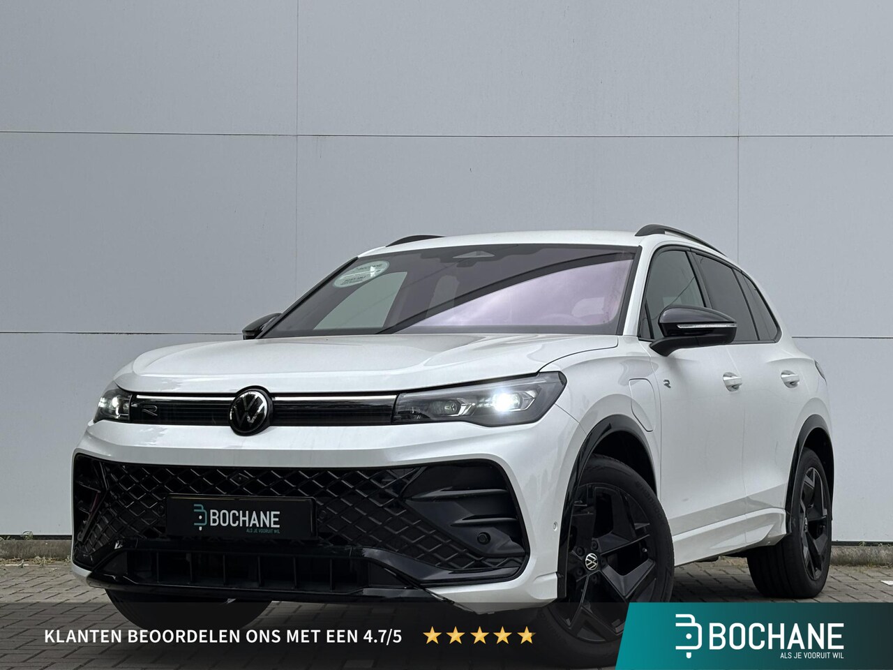 Volkswagen Tiguan - 1.5 eHybrid R-Line Black Style | PANO | TREKHAAK | LEDER | HARMAN/KARDON | WINTERSET - AutoWereld.nl