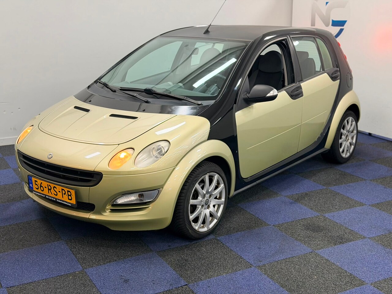 Smart Forfour - 1.1 pulse / NIEUWE APK / RIJDT SCHAKELT GOED / AIRCO - AutoWereld.nl