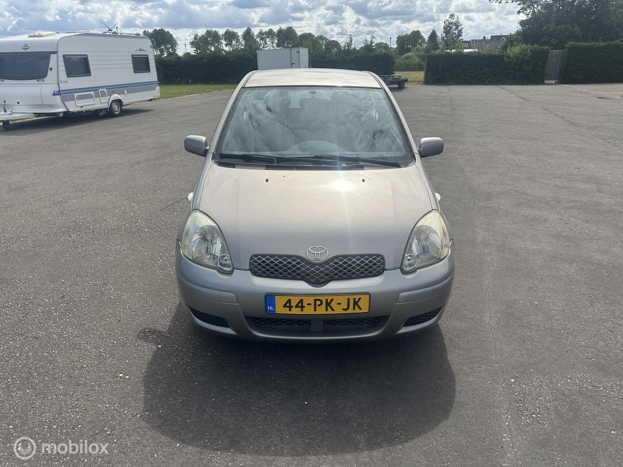 Toyota Yaris - 1.3 VVT-i Sol 3-DEURS APK JUNI 2027 - AutoWereld.nl
