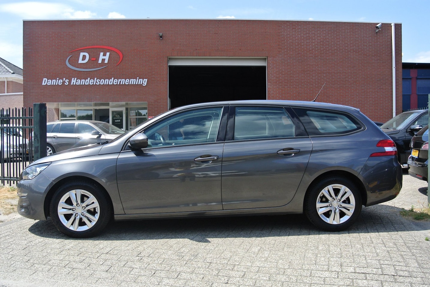 Peugeot 308 SW - 1.2 PureTech Style airco apk 29-07-2027 inruil mogelijk - AutoWereld.nl