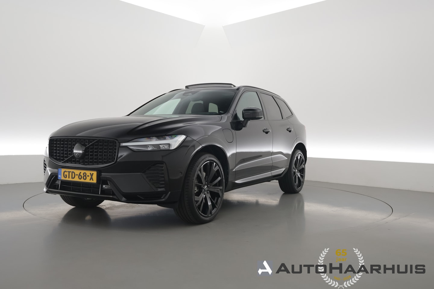 Volvo XC60 - 2.0 T6 Plug-in hybrid AWD Plus Black Edition | Rijklaar! | S/K-Dak | Bliss | Leder+Memory - AutoWereld.nl