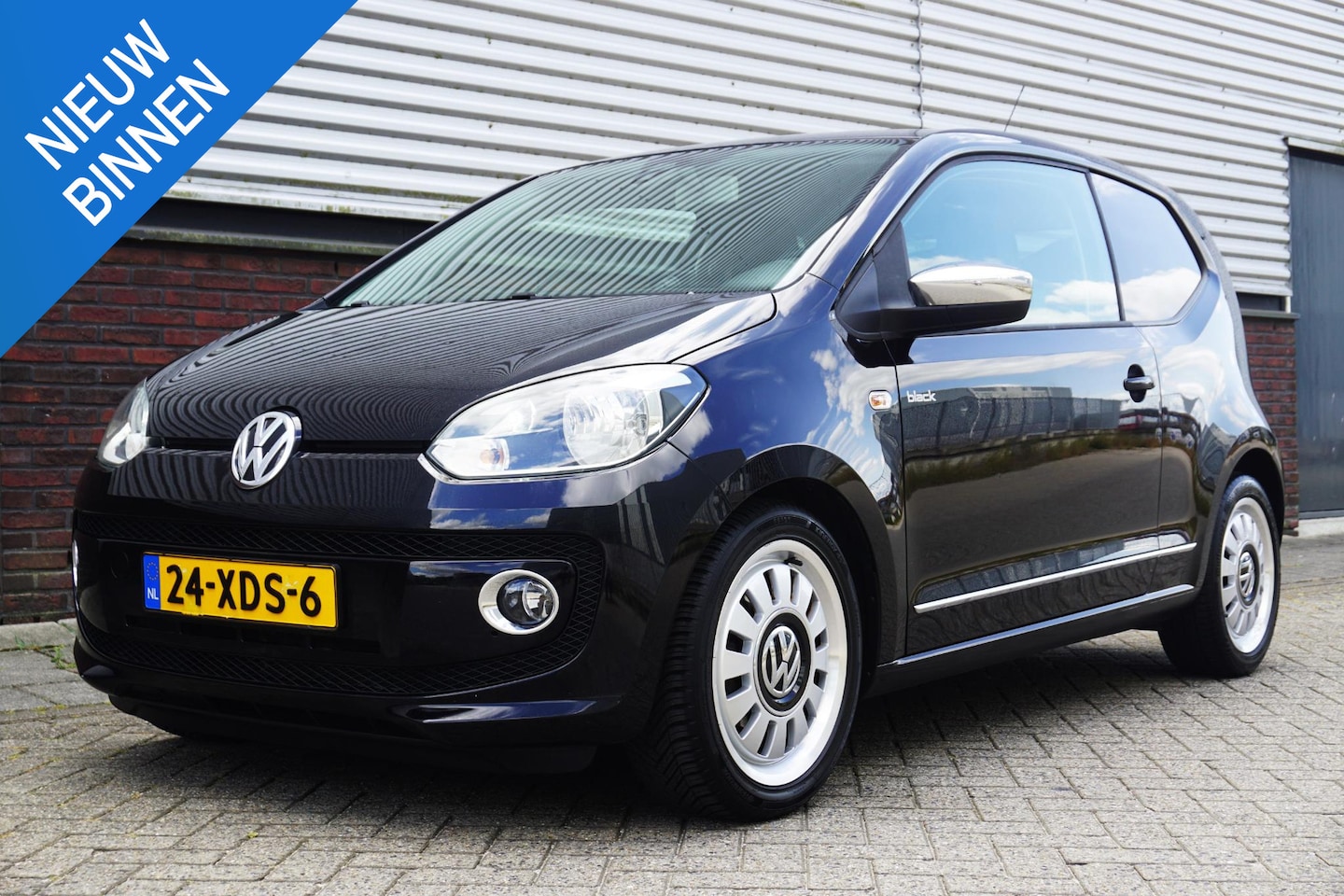 Volkswagen Up! - 1.0 high up! BlueMotion/NAVI/BLEUTOOTH/AIRCO/16" ! - AutoWereld.nl
