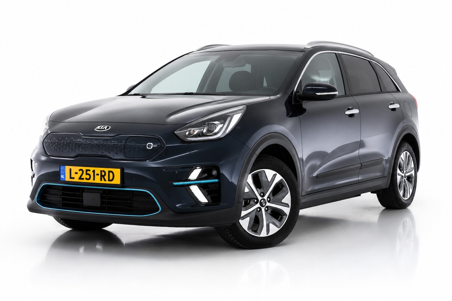 Kia e-Niro - DynamicPlusLine 64 kWh SOH 99.6% | STOELVERWARMING | SCHUIFDAK | NAP | STUURVERWARMING | C - AutoWereld.nl