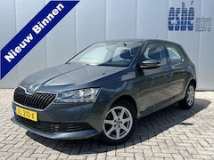 Skoda Fabia - 1.0 5 Drs Active Trekhaak Airconditioning Lichtmetalen Velgen Bluetooth Elek Pakket 5 deur