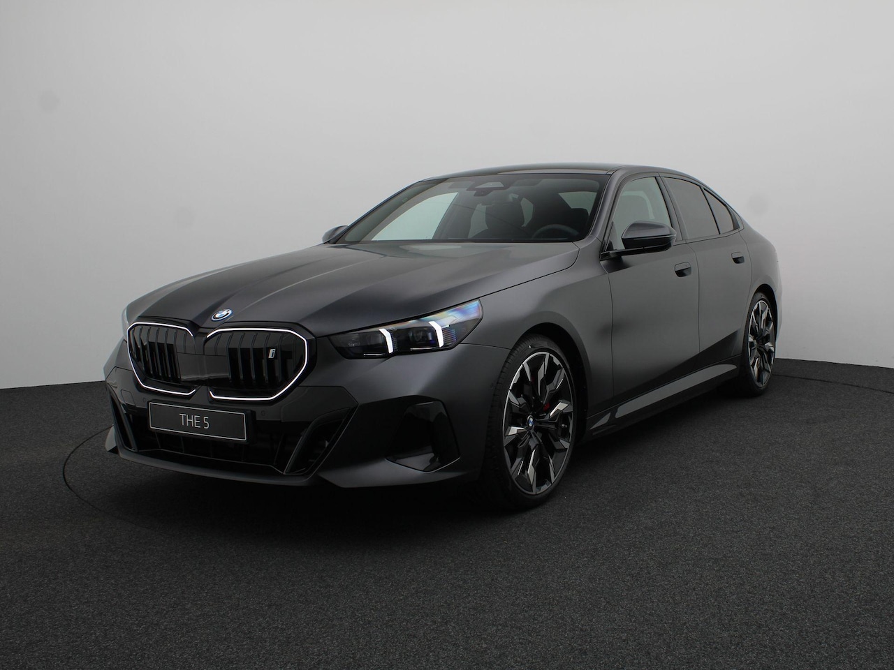 BMW i5 - eDrive40 | M Sportpakket Pro | Travel Pack | Trekhaak | Panoramadak - AutoWereld.nl