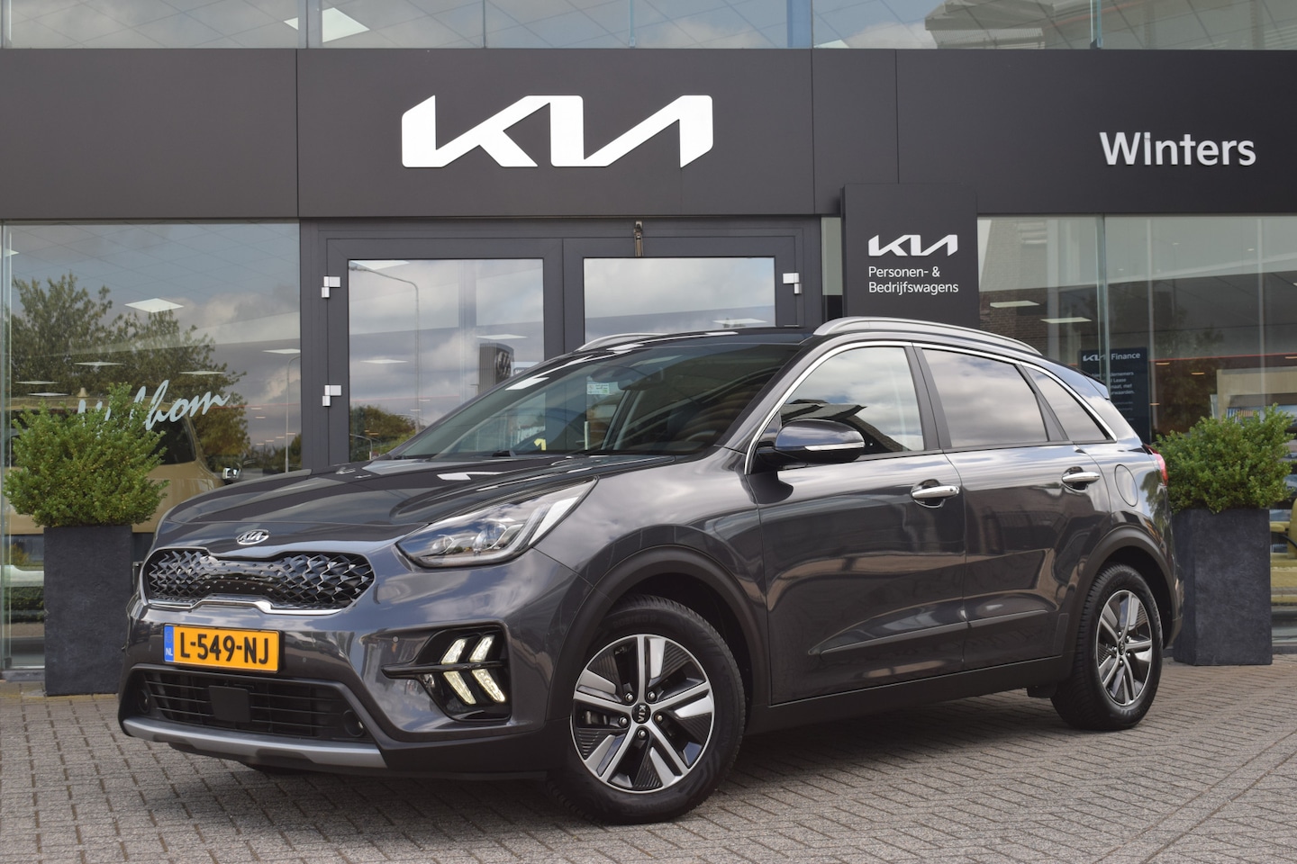 Kia Niro - 1.6 GDi Hybrid ExecutiveLine | Kantel- / Schuifdak | Stoelventilatie | Memory | Dodehoekde - AutoWereld.nl