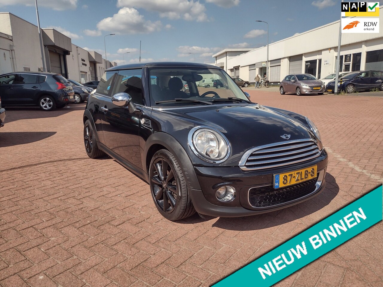 MINI 3-Deurs - 1.6 One Kite White MOOIE AUTO BEL 0619590613 AIRCO APK 23-01-2027 - AutoWereld.nl