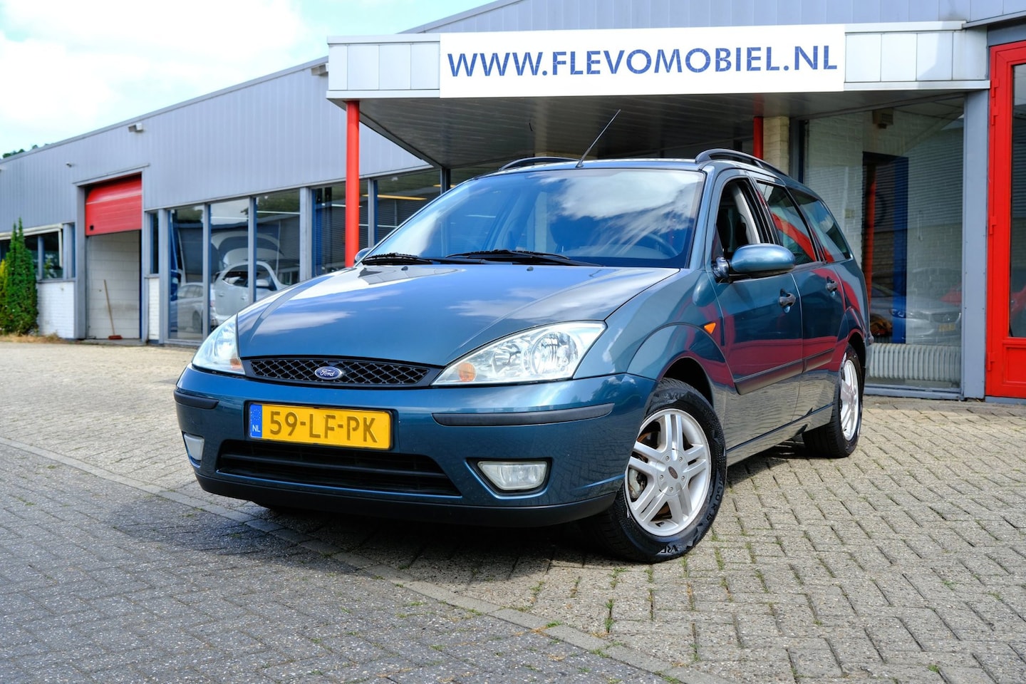 Ford Focus Wagon - 1.6-16V Cool Edition Airco|LMV|Trekhaak - AutoWereld.nl
