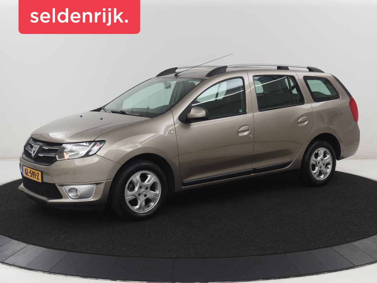 Dacia Logan MCV - 0.9 TCe Prestige | Cruise control | Airco | Navigatie | Bluetooth | Park assist | Lederen - AutoWereld.nl