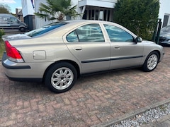 Volvo S60 - 2.4 5-cil Airco APK 06-2027