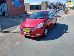 Peugeot 208 - 1.2 VTi Style Navigatie ned auto lage km stand