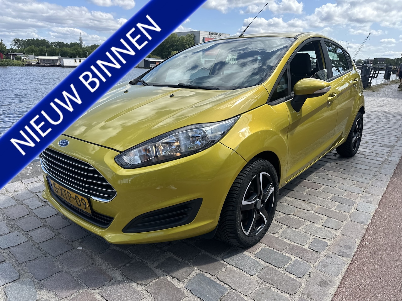 Ford Fiesta - 1.0 Style Nwe Distributie ! airco navi apk - AutoWereld.nl