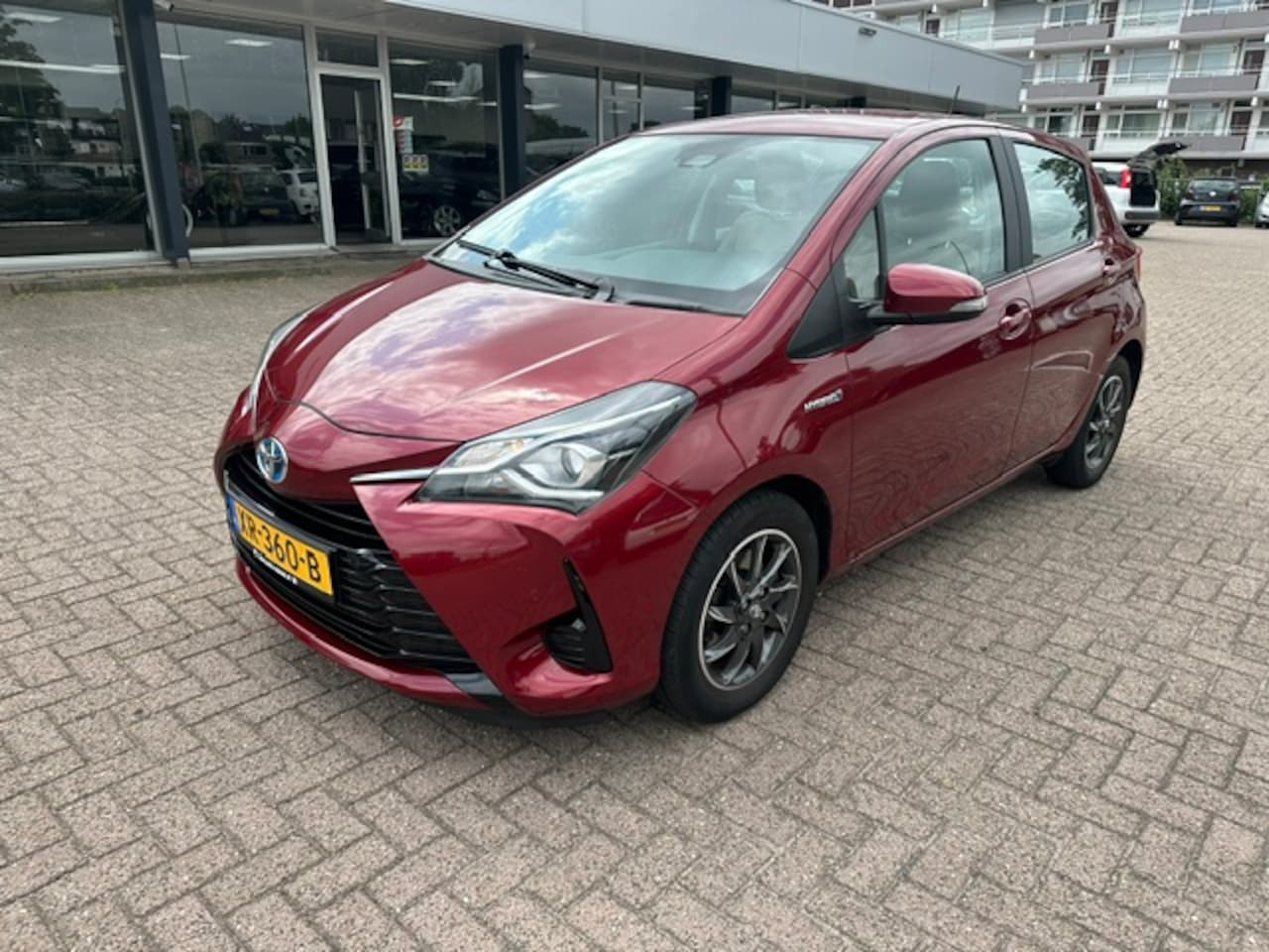 Toyota Yaris - 1.5 Hybrid Active LMv Acamera Cruise Leer Nap - AutoWereld.nl