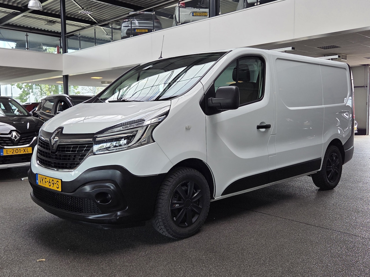 Renault Trafic - 2.0 dCi 120 T29 L1H1 Comfort Carplay, Navi, Trekhaak, Airco, Cruise, Etc. - AutoWereld.nl