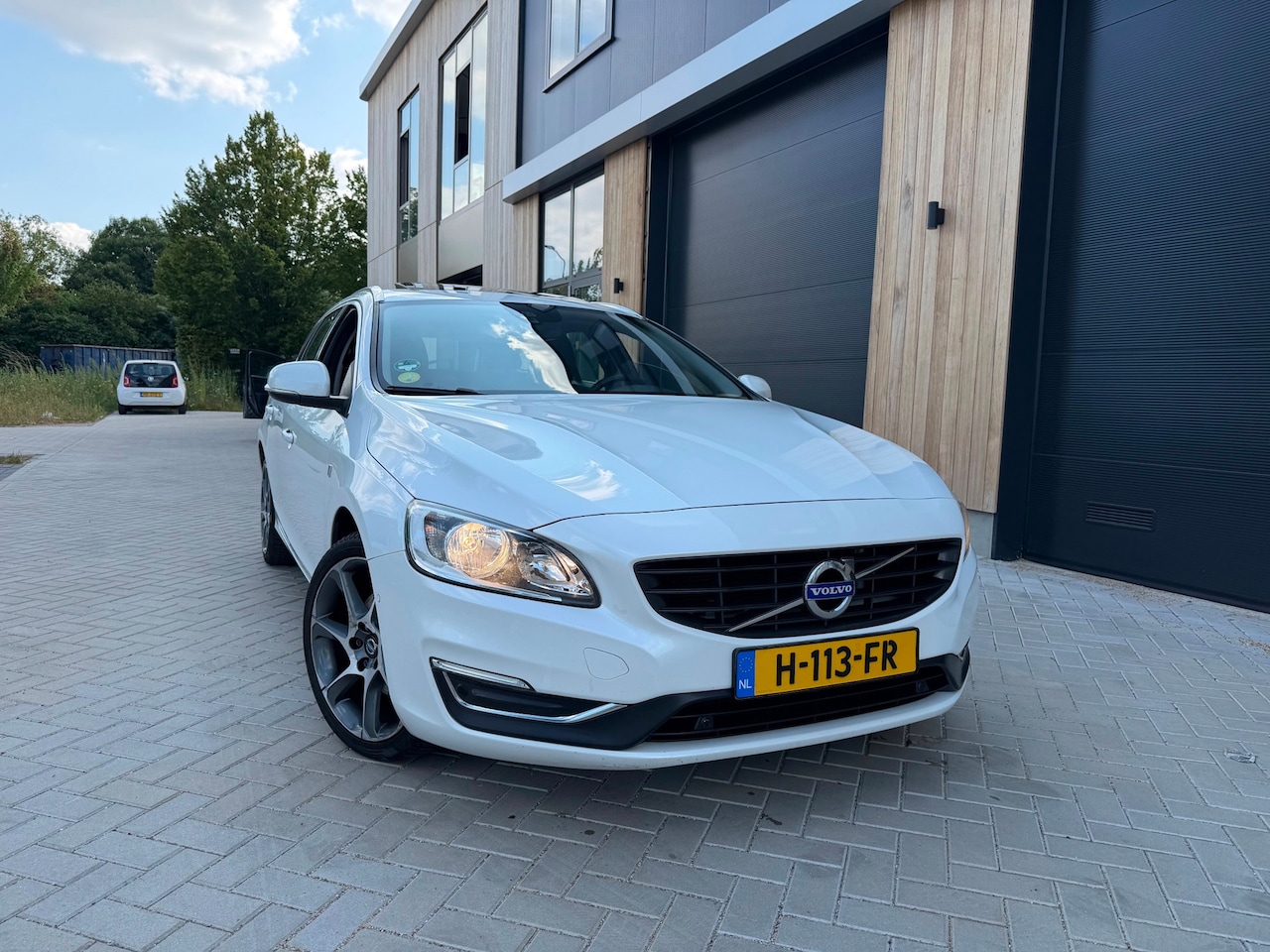 Volvo V60 - 2.0 D2 Ocean Race (bj 2015) Euro6/Clima/Park.sensor/Parelmoer - AutoWereld.nl