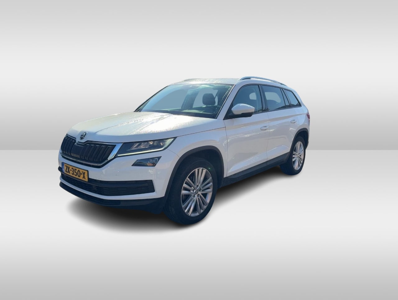 Skoda Kodiaq - 1.5 TSI Business Edition / Trekhaak / Camera / Leder&Alcantara / 19'' / Keyless / Premium - AutoWereld.nl