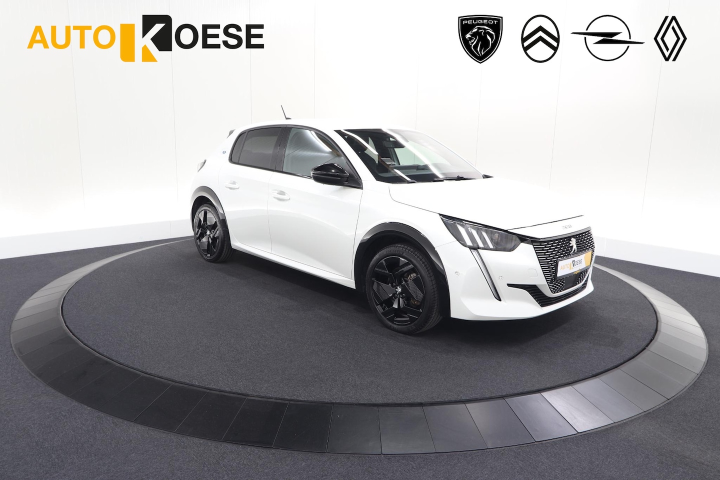 Peugeot e-208 - EV GT 50 kWh | 93,7% SOH | Black Pack | Dodehoekdetectie | Camera | Apple Carplay - AutoWereld.nl