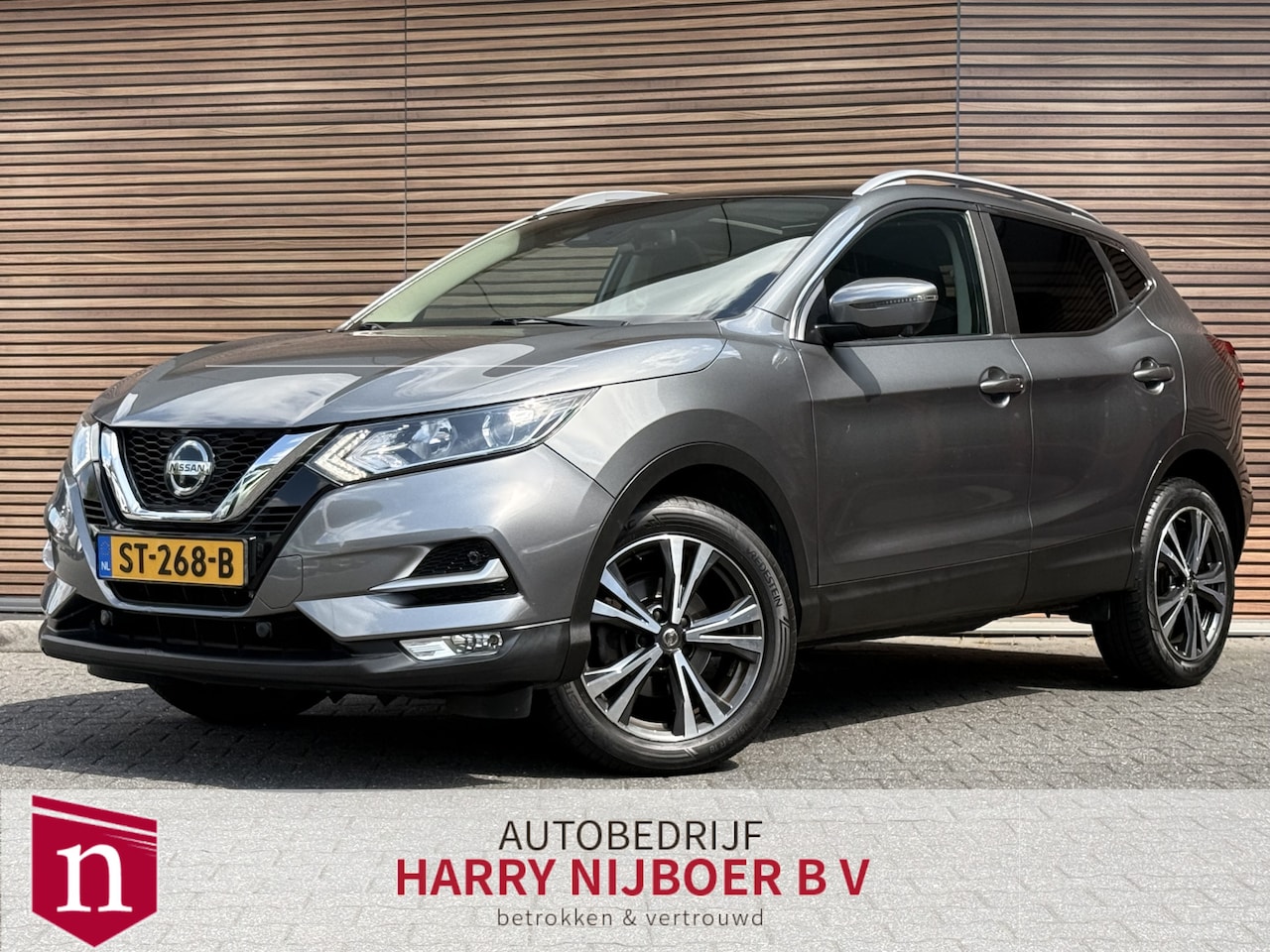 Nissan Qashqai - 1.2 N-Connecta 360* Camera / Panodak / Navi / Clima / Keyless - AutoWereld.nl