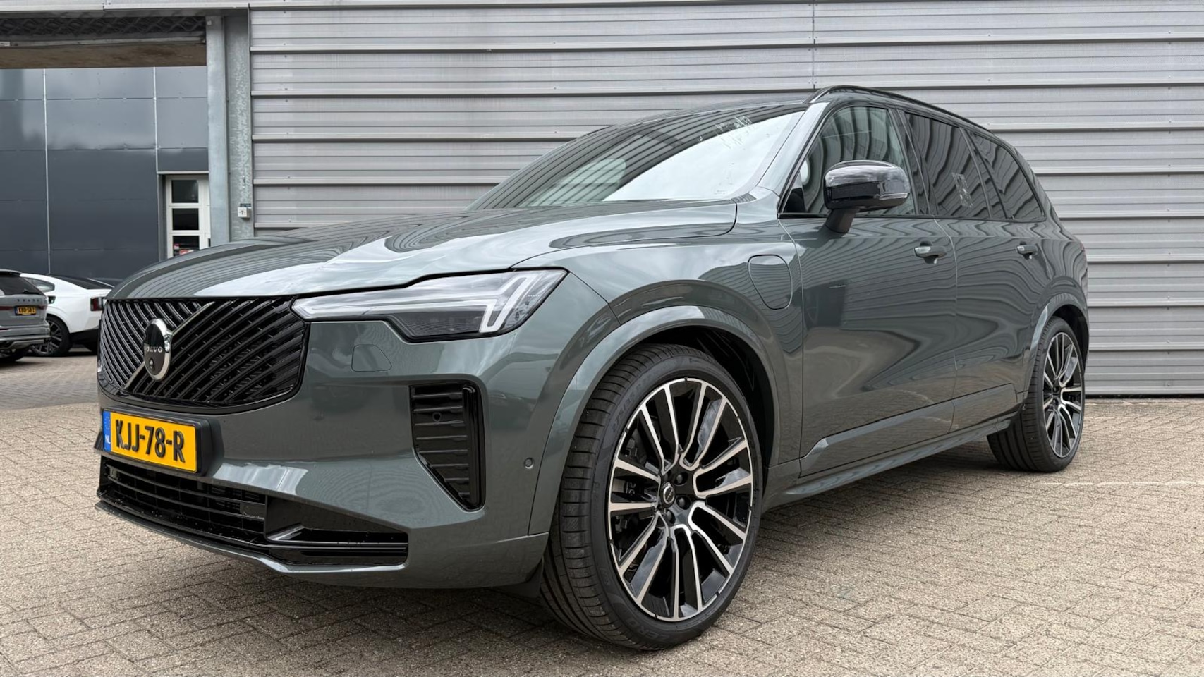 Volvo XC90 - T8 406PK AWD Ultra Dark Executive B&W | 22" | Luchtvering | Massage/ventilatie | Gelam. gl - AutoWereld.nl