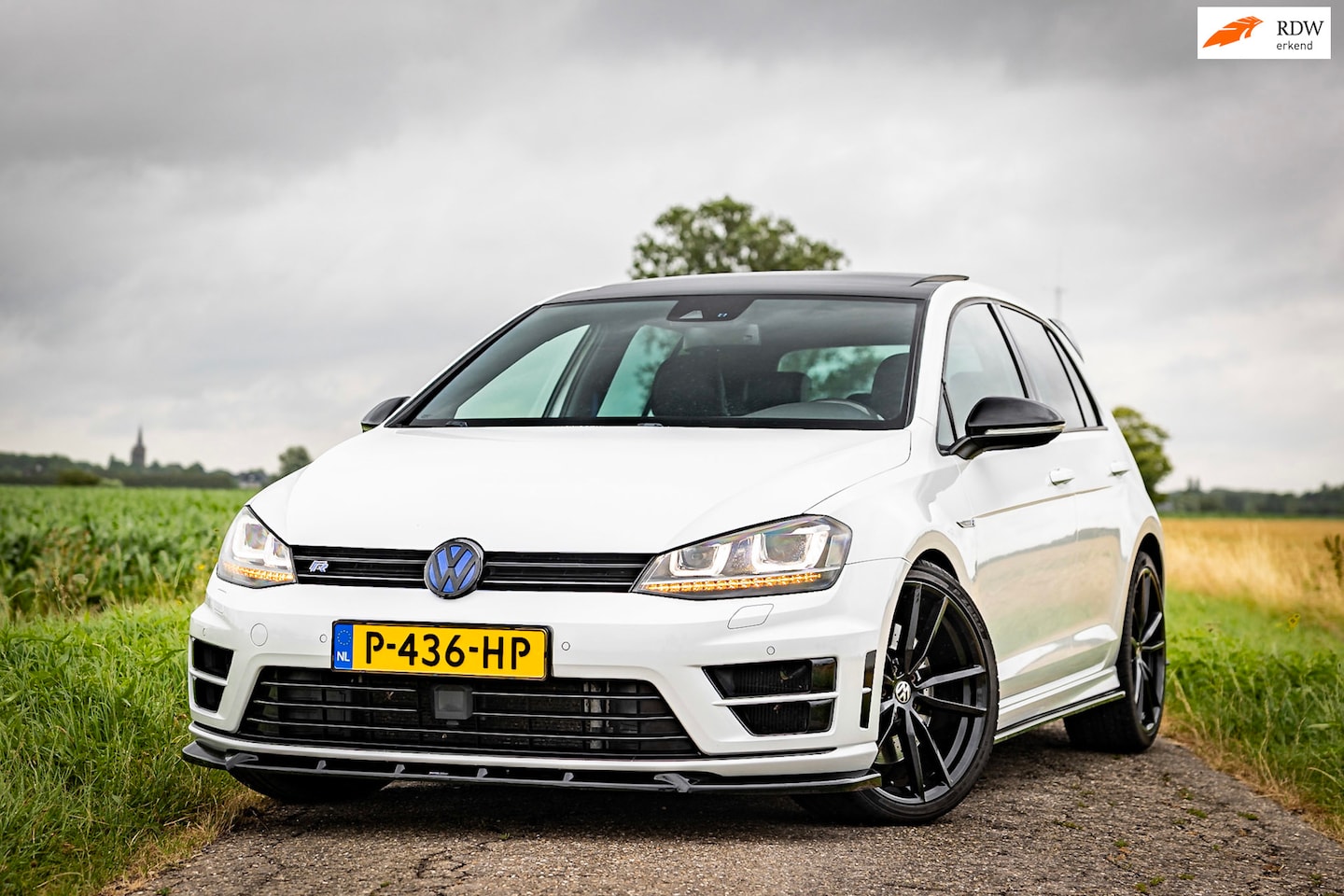 Volkswagen Golf - 2.0 TSI R 4Motion DSG / PANO / STAGE 1 / CARBON STUURWIEL / BOMVOLL OPTIES!! / - AutoWereld.nl