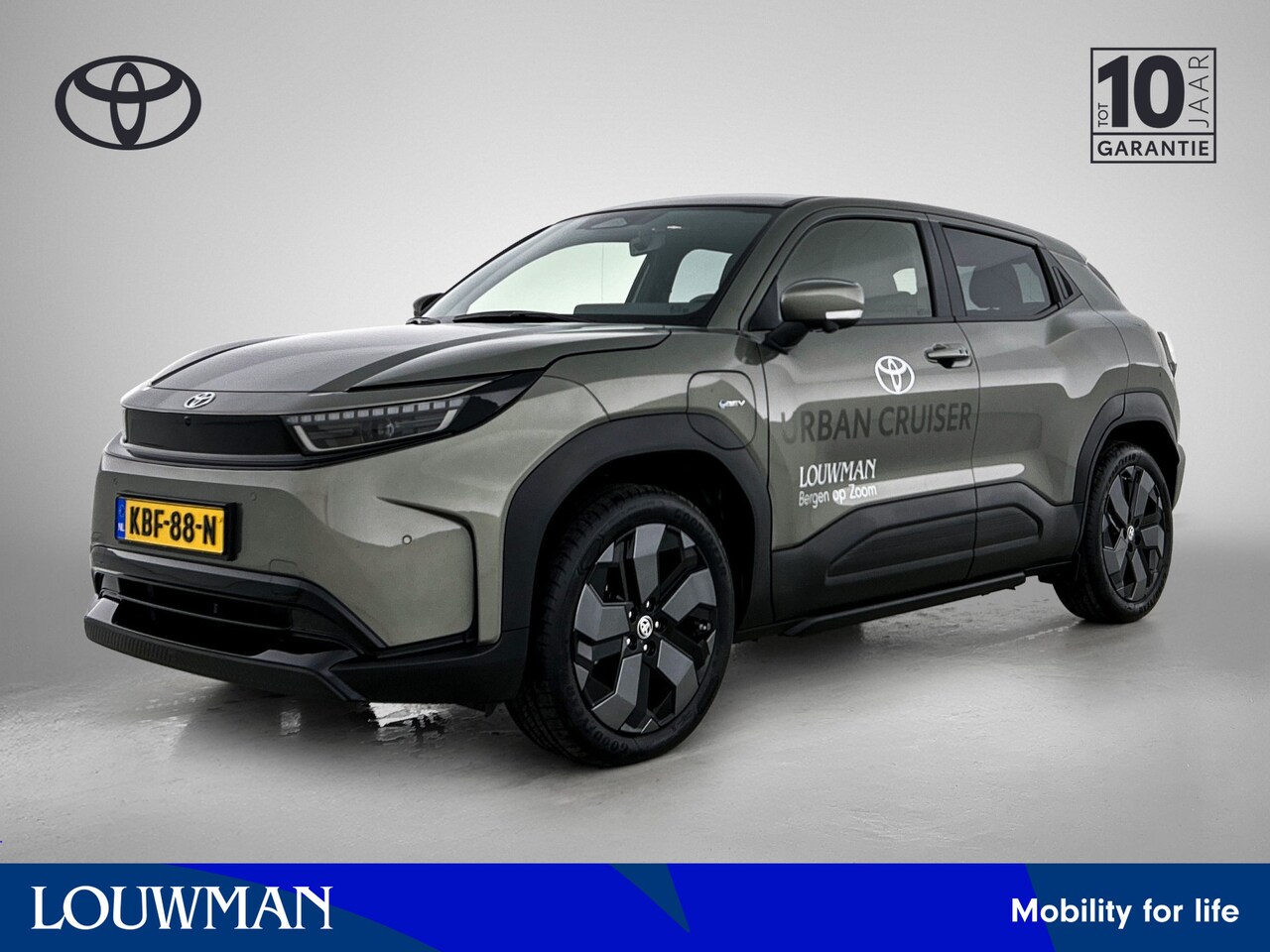 Toyota Urban Cruiser - Executive 61 kWh | Parkeersensoren | Navigatie | JBL - AutoWereld.nl