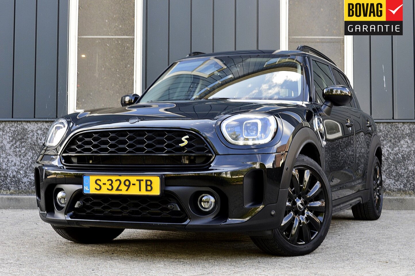 MINI Countryman - 1.5 Cooper S E ALL4 Business Edition Rijklaarprijs-Garantie Panorama dak Leder Interieur L - AutoWereld.nl