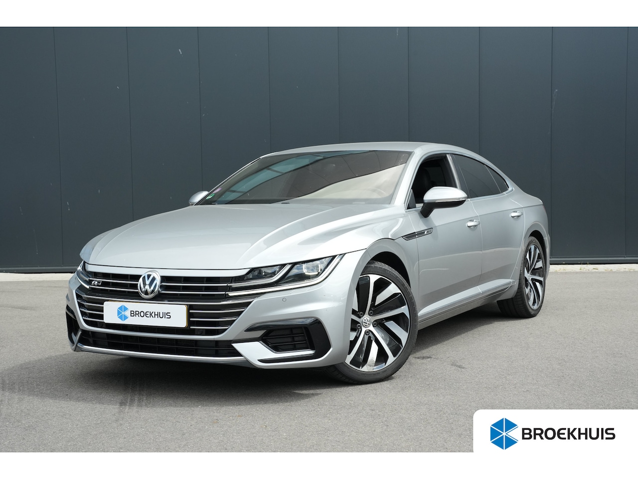Volkswagen Arteon - 1.5 TSI 150pk Business R | Achteruitrijcamera | 19" | Adaptive Cruise | Stoelverwarming | - AutoWereld.nl