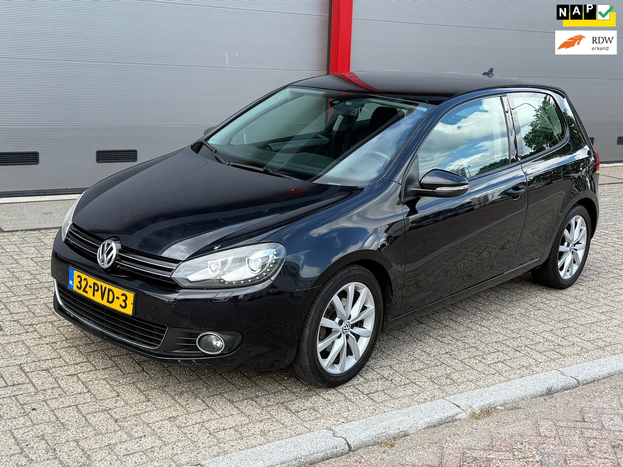 Volkswagen Golf - 1.2 TSI Highline BlueMotion 1.2 TSI Highline BlueMotion - AutoWereld.nl