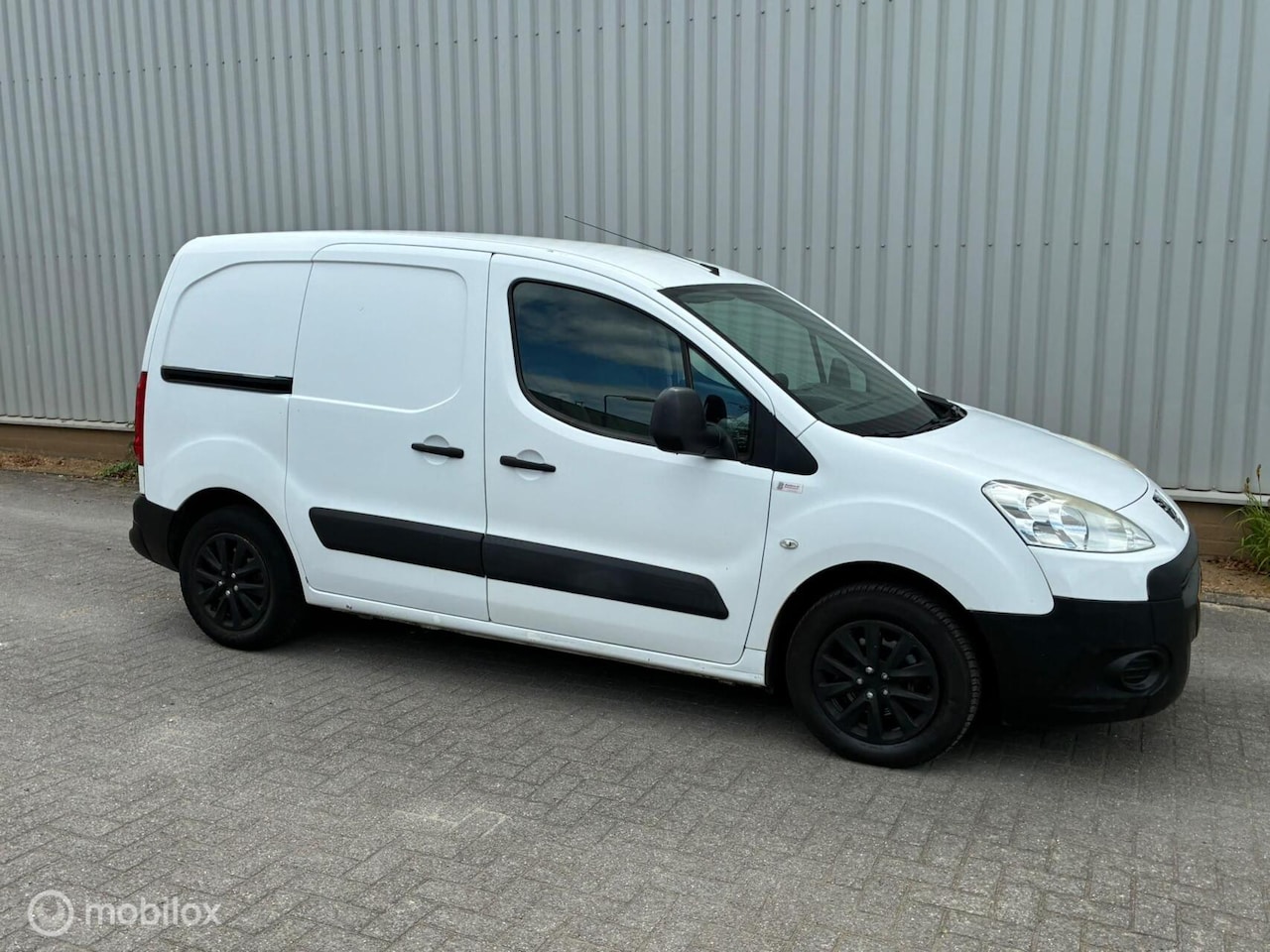 Peugeot Partner - 120 1.6 HDI L1 AIRCO NAP APK 01/02/27 - AutoWereld.nl