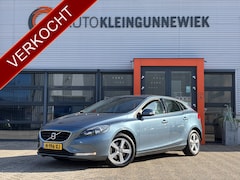 Volvo V40 - 1.6 T3 Kinetic / Trekhaak / Zomer + Winterset / Stoelverwarming / Cruise Control /