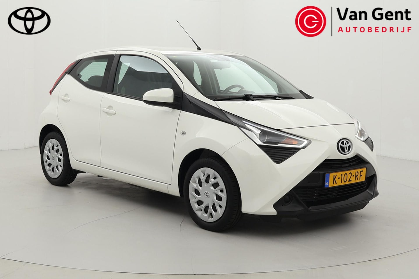 Toyota Aygo - 1.0 VVT-i x-play | Apple Carplay / Android Auto | Airco | Camera | DAB | Bluetooth - AutoWereld.nl