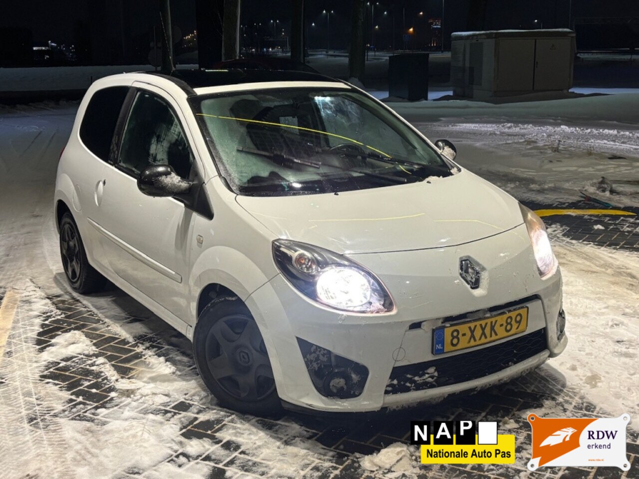 Renault Twingo - 1.2-16V Night & Day / PANORAMA / BLUETOOTH - AutoWereld.nl