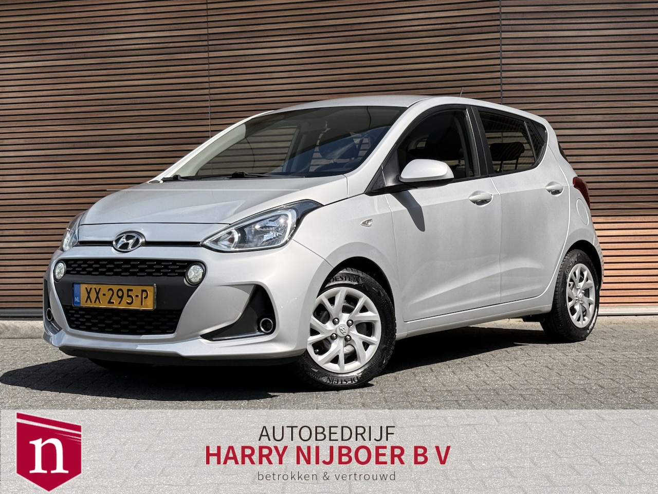 Hyundai i10 - 1.0i Comfort Airco / Telefoon / Dealer onderhouden! - AutoWereld.nl