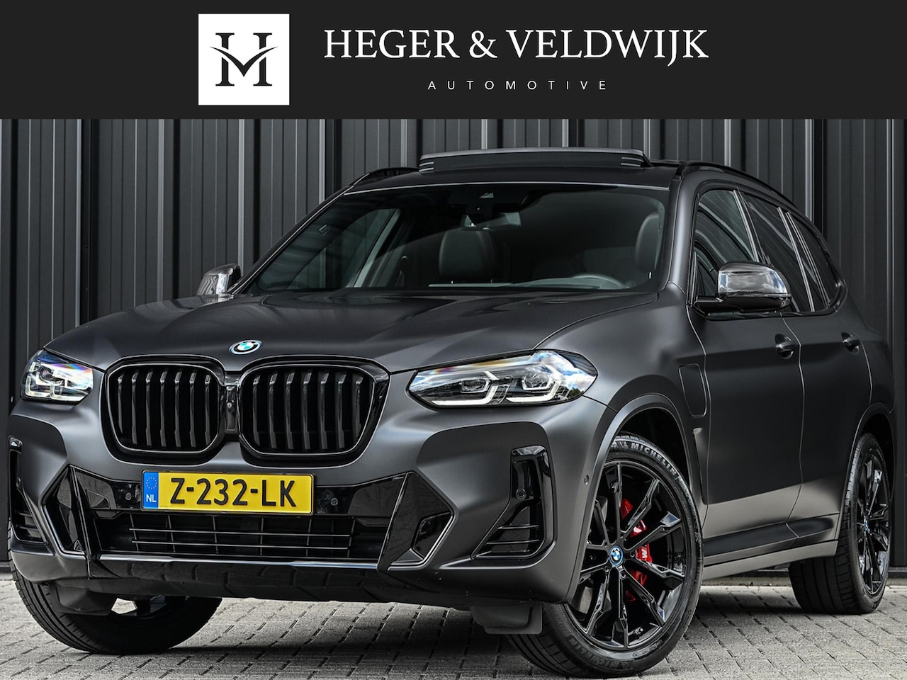 BMW X3 - xDrive30e High Executive M Sport Pro | Panoramadak | Frozen Deep Grey Metallic | Carbon In - AutoWereld.nl
