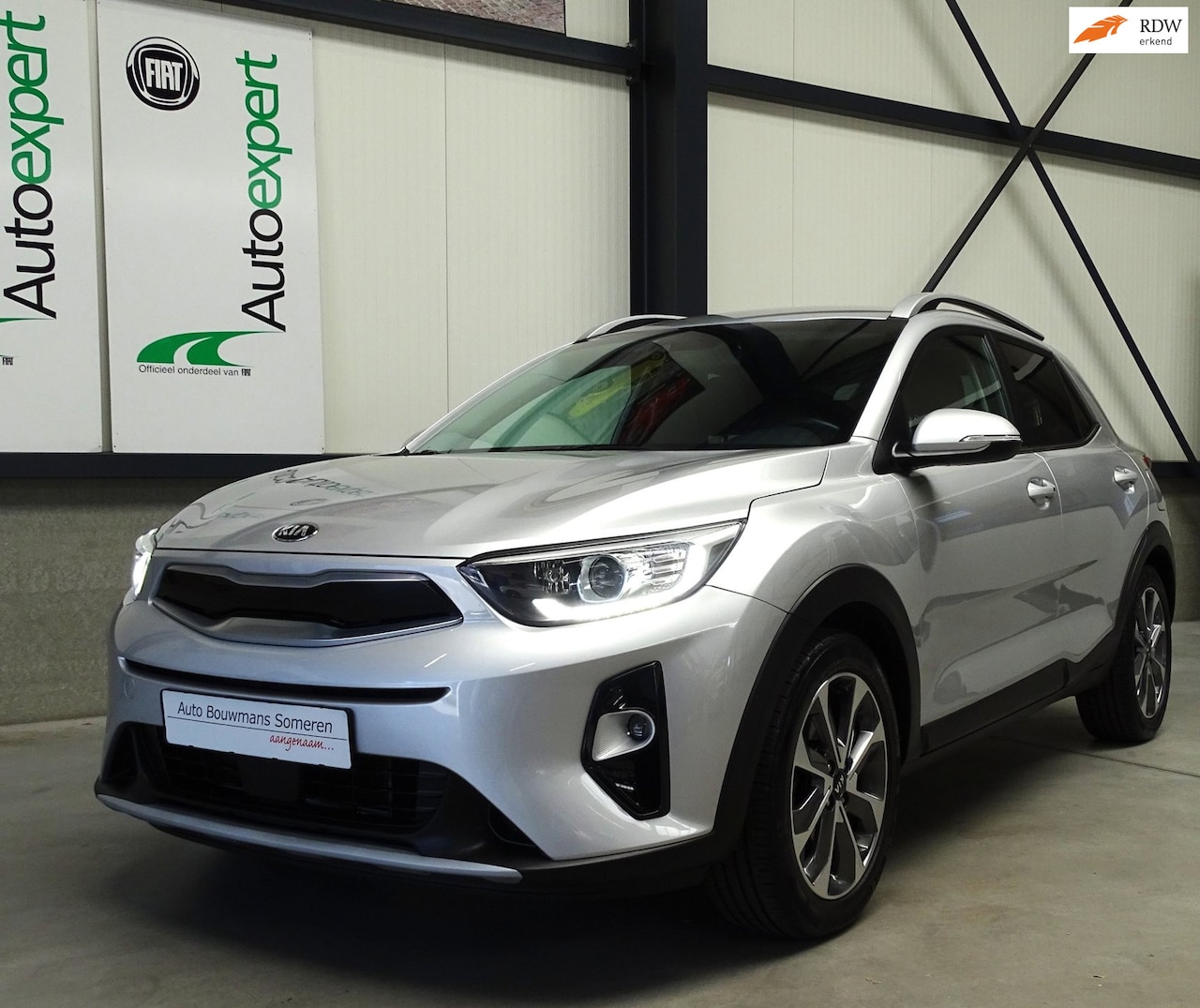 Kia Stonic - 1.0 T-GDi "EXECUTIVE LINE" - AUTOMAAT !! - LEDER /TREKHAAK/ISOFIX/49900 KM !! - AutoWereld.nl