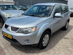 Mitsubishi Outlander - 2.0 DI-D Invite 2008 Nieuw model 4X4 Trekhaak
