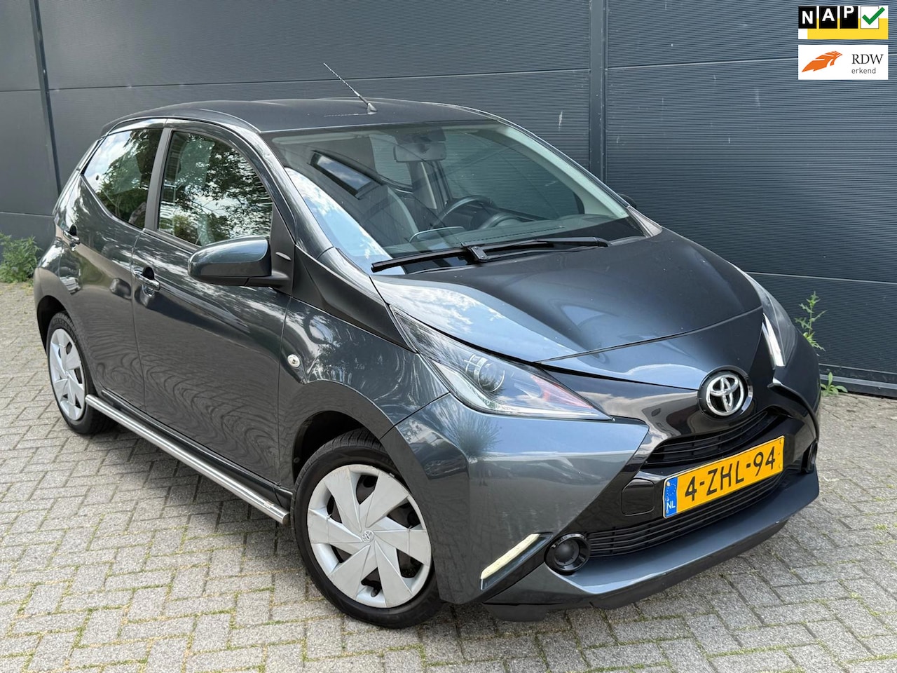 Toyota Aygo - 1.0 VVT-i x-play/5D/bleutooth/Cruise - AutoWereld.nl