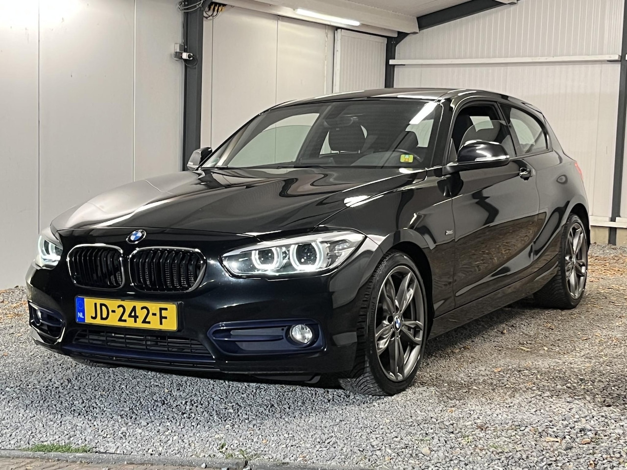 BMW 1-serie - 118i EXE AUT. SportLine 2016 NAVI CRUISE LED ECC PDC 18''LMV APK 3-2027 !! - AutoWereld.nl