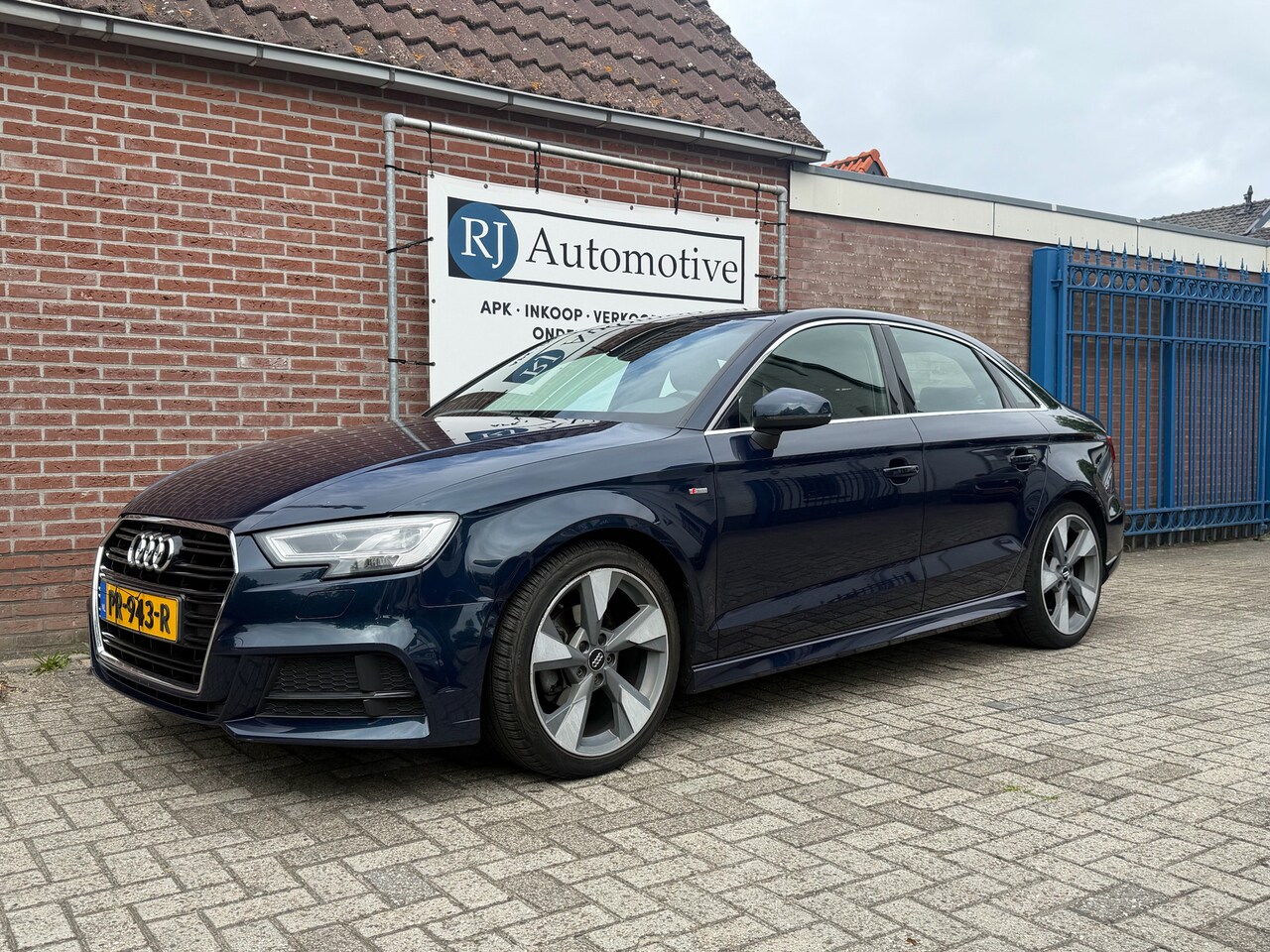 Audi A3 Limousine - 1.5 TFSI CoD Sport S-Line - AutoWereld.nl