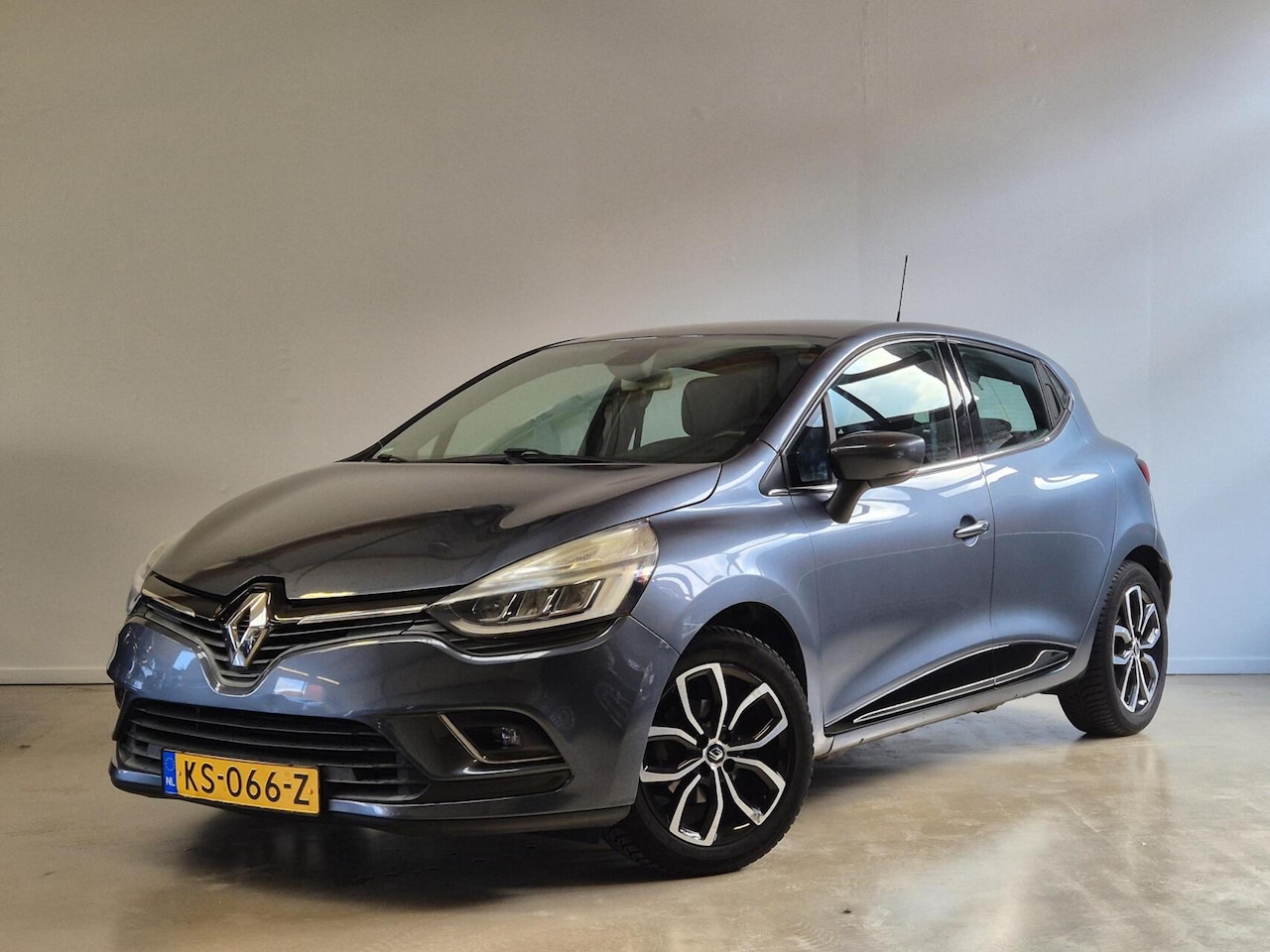 Renault Clio - 0.9 TCe Intens / Origineel NL / Dealeronderhouden / Keyless - AutoWereld.nl