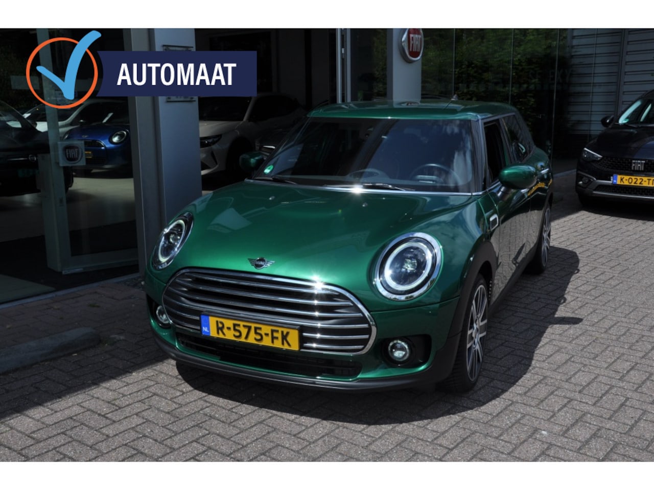 MINI Clubman - 1.5 Cooper MYours Br Racing Green Trekhaak - AutoWereld.nl