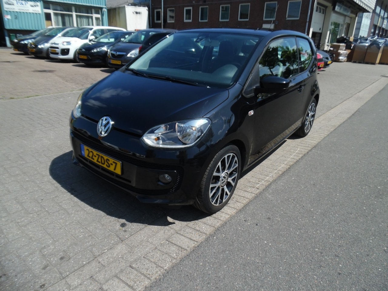 Volkswagen Up! - airco apk 7.2027 1.0 high up! BlueM. sp velgen - AutoWereld.nl