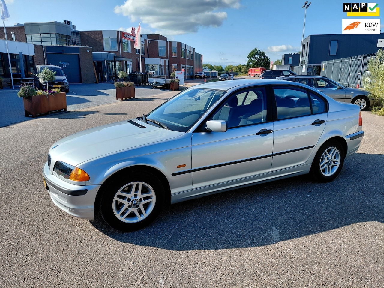BMW 3-serie - 316i Executive Airco Clima 20 jaar een eigenaar - AutoWereld.nl