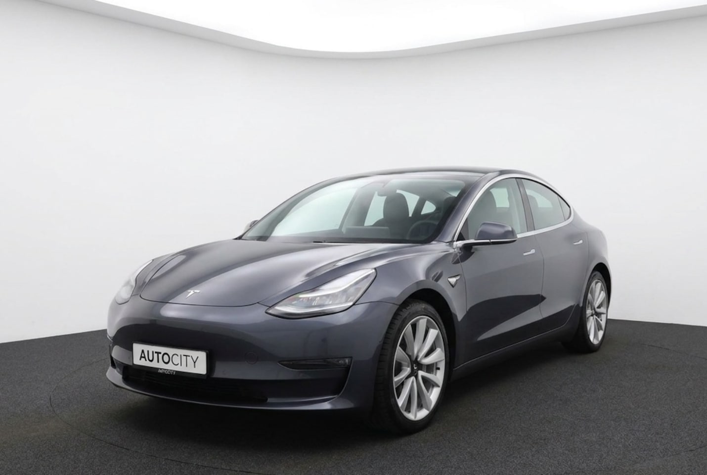 Tesla Model 3 - Long Range RWD Long Range AWD 75kWh Pano | Autopilot | Camera | Stoelverwarming - AutoWereld.nl