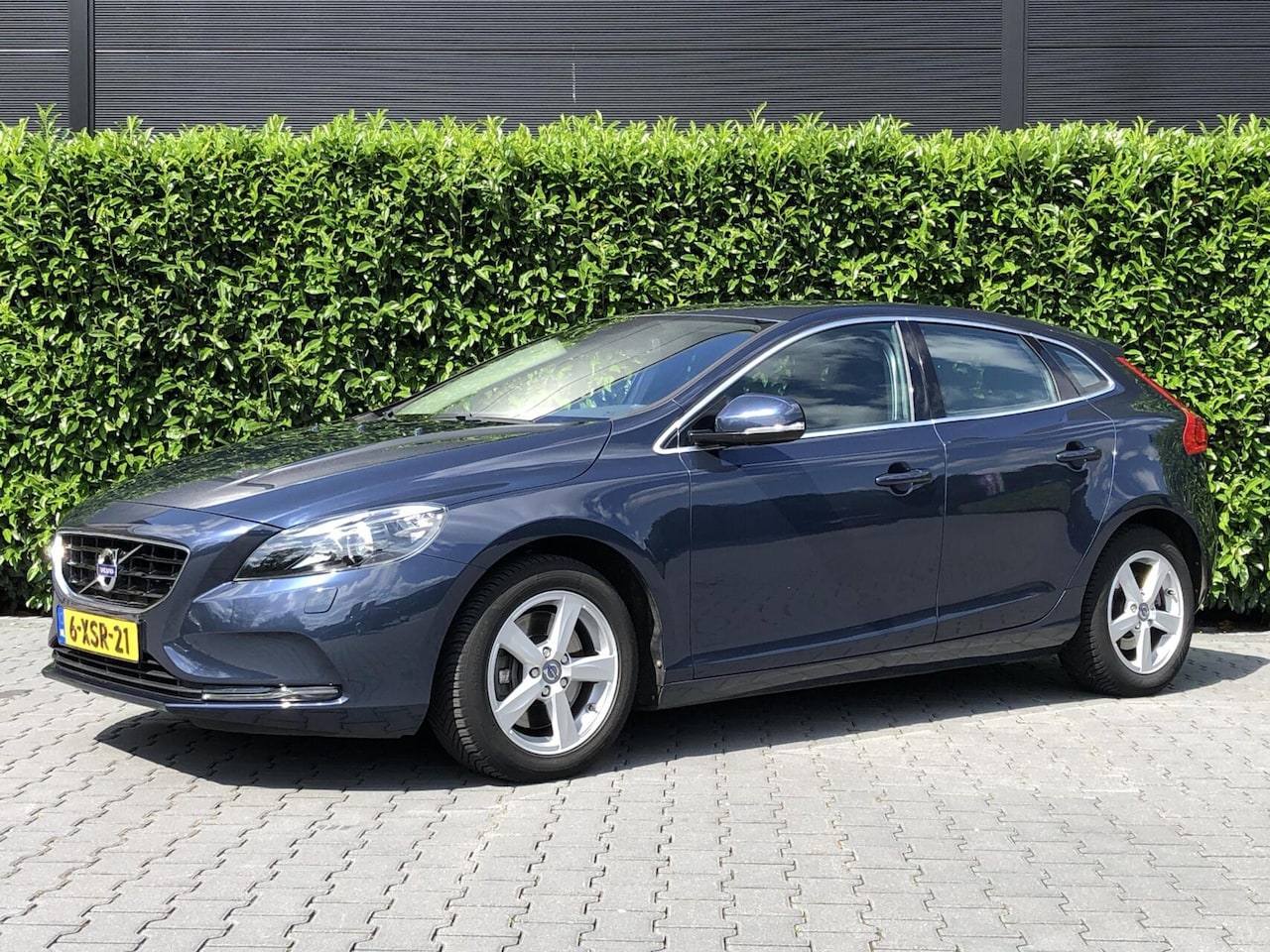 Volvo V40 - 2.0 D4 Momentum 2.0 D4 Momentum 191PK, EURO 6, NAVIGATIE, ECC-AIRCO, CRUISE, LM-VELGEN, PDC, TREKHAAK, ALL - AutoWereld.nl