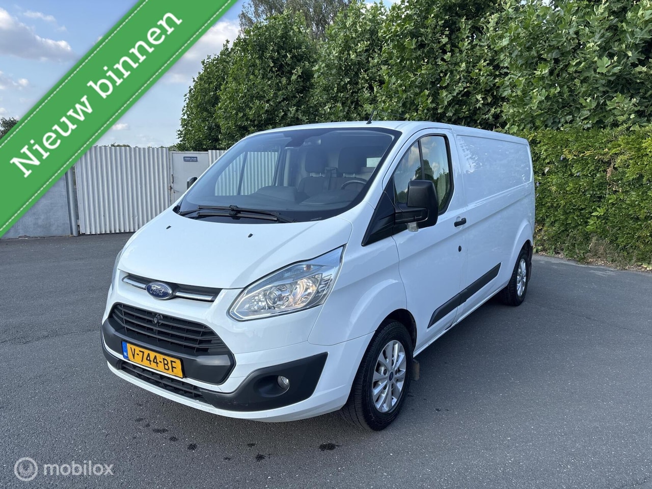 Ford Transit Custom - 330 2.2 TDCI L2H1 Trend 2016 - AutoWereld.nl