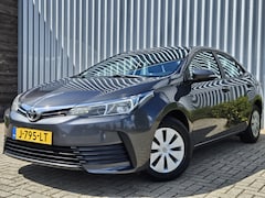 Toyota Corolla - Sedan 1.6 / Stoelverwarming / Airco / PDC