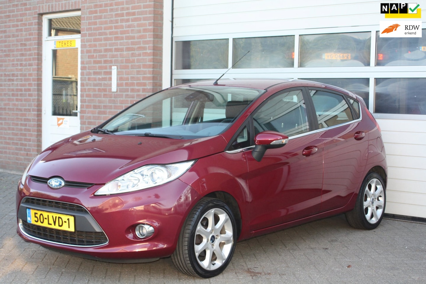 Ford Fiesta - 1.25 Titanium Clima, elektrische Ramen, Elektrische Spiegels, 5 Deurs, Parkeer Sensoren - AutoWereld.nl