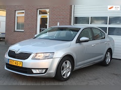 Skoda Octavia - 1.6 TDI Greenline Ambition right hand drive. airco, licht metalen velgen, elektrische rame
