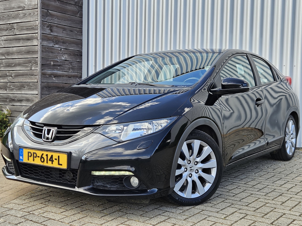Honda Civic - 1.6D Sport /Dealer Onderhouden/Stoelverwarming! - AutoWereld.nl